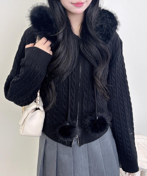 INGNI(イング)の「ポンポン付フェイクファーケーブルニットパーカー(パーカー・レディース・グレー/アイボリー/ブラック/アイボリー系・M)」の12枚目の写真