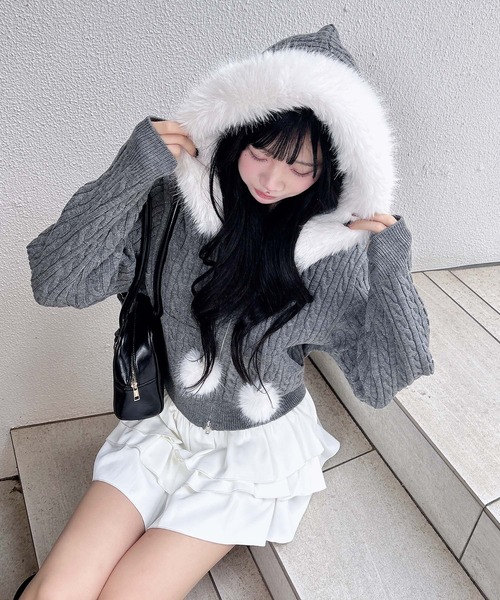 INGNI(イング)の「ポンポン付フェイクファーケーブルニットパーカー(パーカー・レディース・グレー/アイボリー/ブラック/アイボリー系・M)」の17枚目の写真