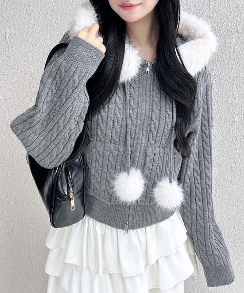 INGNI(イング)の「ポンポン付フェイクファーケーブルニットパーカー(パーカー・レディース・グレー/アイボリー/ブラック/アイボリー系・M)」の19枚目の写真