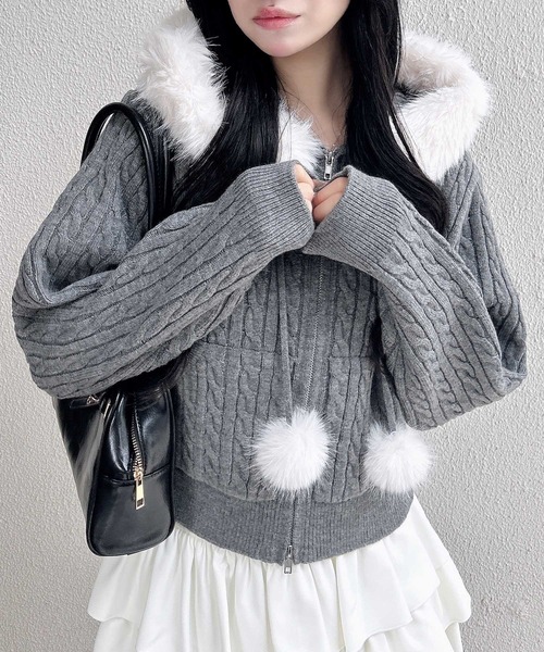 INGNI(イング)の「ポンポン付フェイクファーケーブルニットパーカー(パーカー・レディース・グレー/アイボリー/ブラック/アイボリー系・M)」の20枚目の写真
