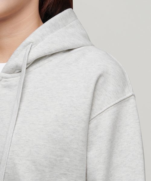 MUSINSA STANDARD WOMAN（ムシンサスタンダードウーマン）の「女性用クロップドフード付きスウェットジップアップ[オートミール]（パーカー・レディース・その他・SMALL/MEDIUM/LARGE/X-SMALL）」の5枚目の写真
