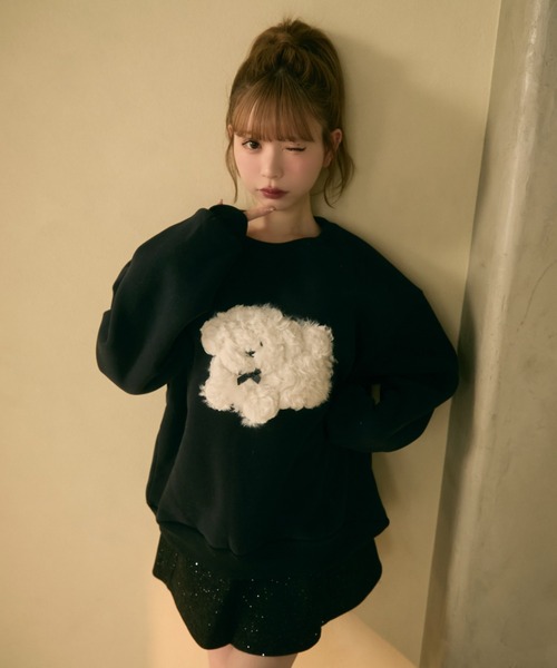 TITTY&CO.（ティティーアンドコー）の「もこもこドッグ刺繍スウェットプルオーバー（スウェット・レディース・ブラック/クリーム/グレー・FREE）」の5枚目の写真