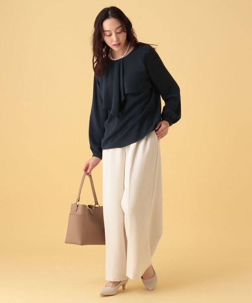 Elura（エルーラ）の「≪入卒/セレモニー/通勤≫フリルブラウス/602135（シャツ/ブラウス・レディース・ホワイト/ネイビー/ホワイト系その他/ブラック・LARGE/MEDIUM）」の13枚目の写真