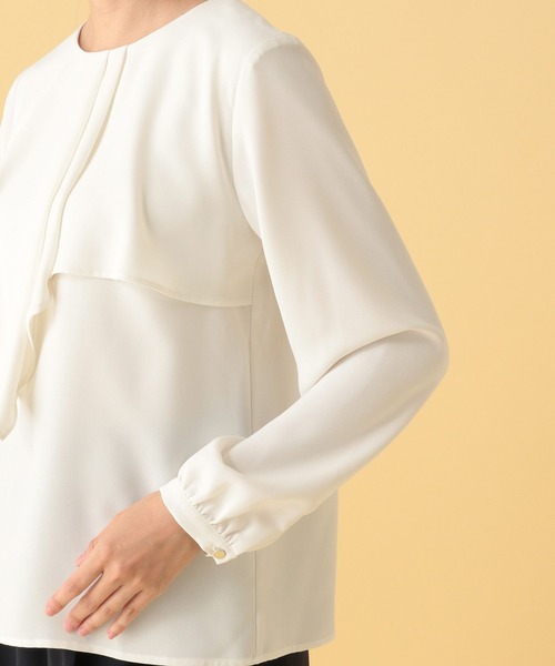 Elura（エルーラ）の「≪入卒/セレモニー/通勤≫フリルブラウス/602135（シャツ/ブラウス・レディース・ホワイト/ネイビー/ホワイト系その他/ブラック・LARGE/MEDIUM）」の5枚目の写真