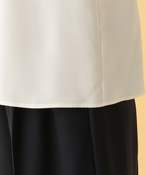 Elura（エルーラ）の「≪入卒/セレモニー/通勤≫フリルブラウス/602135（シャツ/ブラウス・レディース・ホワイト/ネイビー/ホワイト系その他/ブラック・LARGE/MEDIUM）」の6枚目の写真