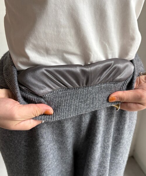 DouDou（ドゥドゥ）の「メリノウール100％ニットパンツ（その他パンツ・レディース・ベージュ/グレー・FREE）」の13枚目の写真