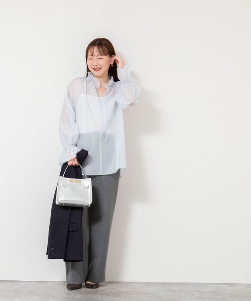 NOLLEY’S Sophi(ノーリーズソフィ)の「ウォッシャブルオーガンジーフリルブラウス(シャツ/ブラウス・レディース・オフホワイト/サックスブルー・38)」の9枚目の写真