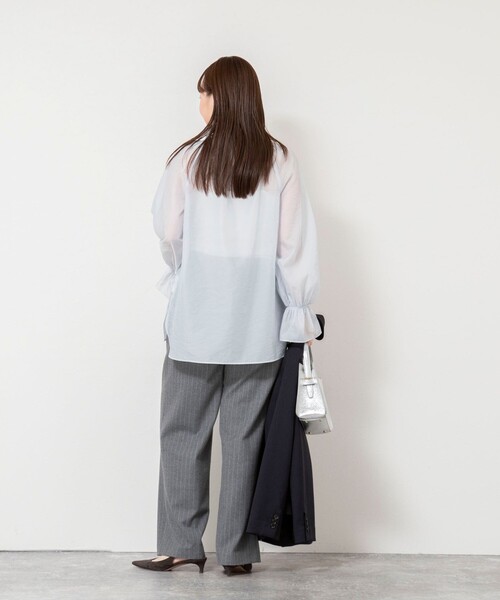 NOLLEY’S Sophi(ノーリーズソフィ)の「ウォッシャブルオーガンジーフリルブラウス(シャツ/ブラウス・レディース・オフホワイト/サックスブルー・38)」の10枚目の写真