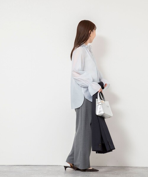 NOLLEY’S Sophi(ノーリーズソフィ)の「ウォッシャブルオーガンジーフリルブラウス(シャツ/ブラウス・レディース・オフホワイト/サックスブルー・38)」の11枚目の写真