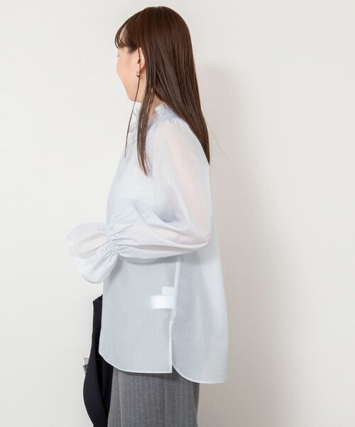 NOLLEY’S Sophi(ノーリーズソフィ)の「ウォッシャブルオーガンジーフリルブラウス(シャツ/ブラウス・レディース・オフホワイト/サックスブルー・38)」の14枚目の写真