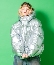 a.p.o.v.（エーピーオービー）の「a.p.o.v. シャイニーメタリックポリオーバーサイズクロップドフーディー中綿ジャケット（ダウンジャケット/コート）」