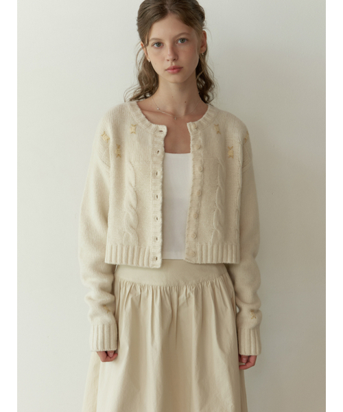 RE_L（リエル）の「Dahlia cable cardigan (ivory)（カーディガン/ボレロ・レディース・その他・FREE）」の2枚目の写真
