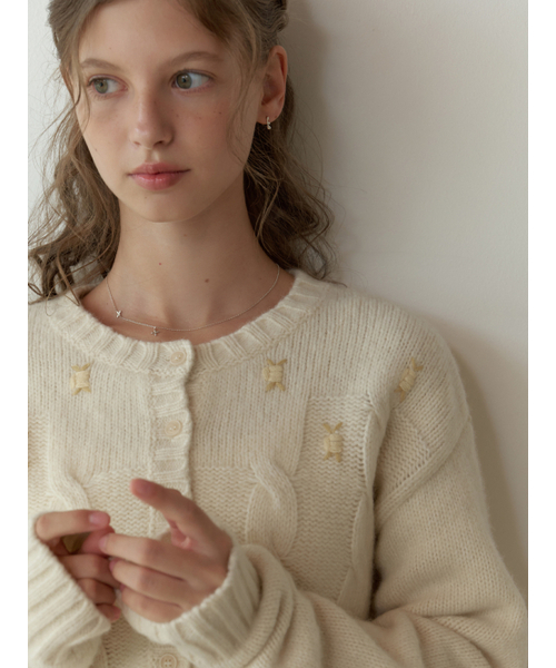 RE_L（リエル）の「Dahlia cable cardigan (ivory)（カーディガン/ボレロ・レディース・その他・FREE）」の4枚目の写真