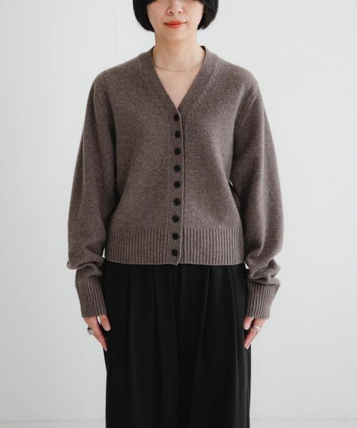 URBAN RESEARCH（アーバンリサーチ）の「カシミヤ強縮Vネックカーディガン（カーディガン/ボレロ・レディース・ブラウン系その他/カーキ・FREE）」の10枚目の写真