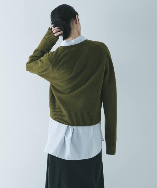 URBAN RESEARCH（アーバンリサーチ）の「カシミヤ強縮Vネックカーディガン（カーディガン/ボレロ・レディース・ブラウン系その他/カーキ・FREE）」の18枚目の写真