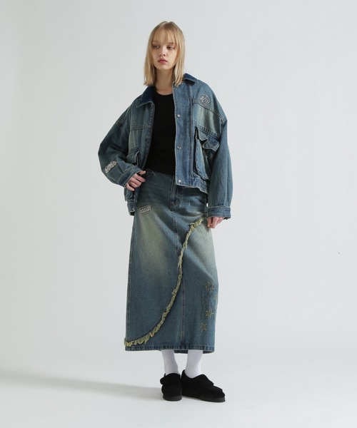 AVIREX(アヴィレックス)の「OVERSIZED WAPPEN DENIM JACKET(デニムジャケット・レディース・インディゴブルー/ブルー系その他/ピンク・F)」の12枚目の写真