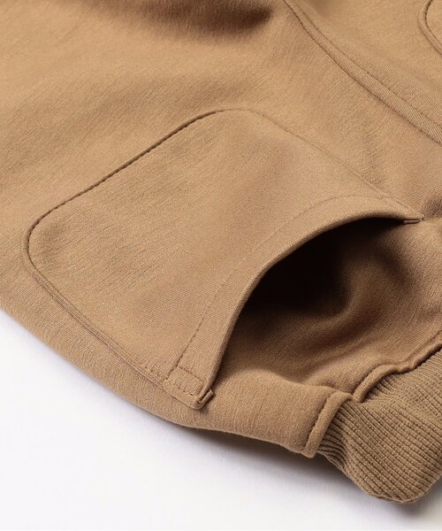 Ampersand(アンパサンド)の「シュッと見えパンツ_ジュニア対応(スウェットパンツ・キッズ・キャメル/レインボー/ブラック/アイボリー/カーキ・80/90/100/110/120/130/140)」の11枚目の写真