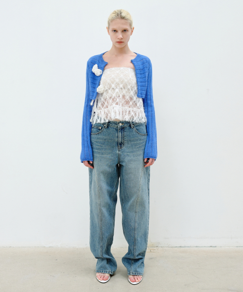 AOPT(アオプト)の「CURVED LINE WIDE JEANS - BLUE(デニムパンツ・レディース・その他・SMALL/MEDIUM)」の4枚目の写真