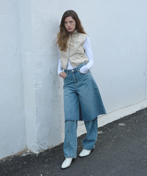 AOPT(アオプト)の「CURVED LINE WIDE JEANS - BLUE(デニムパンツ・レディース・その他・SMALL/MEDIUM)」の7枚目の写真