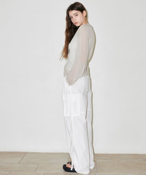 SLLOW GARMENTS（スロー ガーメンツ）の「PARACHUTE CARGO PANTS - KHAKI（その他パンツ・レディース・カーキ・FREE）」の3枚目の写真
