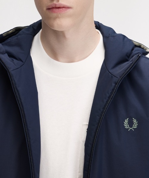 FRED PERRY(フレッドペリー)の「ZOZO限定!!【先行予約受付中】Hooded Brentham Jacket/フード付き中綿ブレンサムジャケット(ナイロンジャケット・メンズ・ブラック/ダークブルー/ブラック系その他・S/M/L)」の16枚目の写真