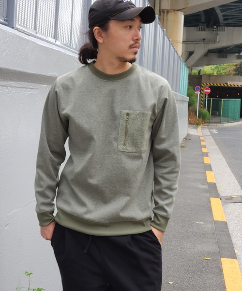 NO NEED(ノーニード)の「ヘリンボーン裏起毛プルオーバー(Tシャツ/カットソー・メンズ・オリーブ/ブラック・M/L)」の7枚目の写真