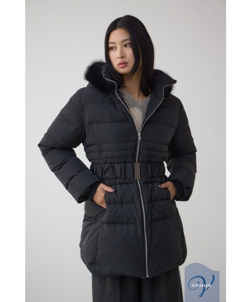 AZUL by moussy(アズールバイマウジー)の「VENUS フードファーベルト付ミドルダウンコート(ダウンジャケット/コート・レディース・ブラック/アイボリー・SMALL/MEDIUM)」の2枚目の写真