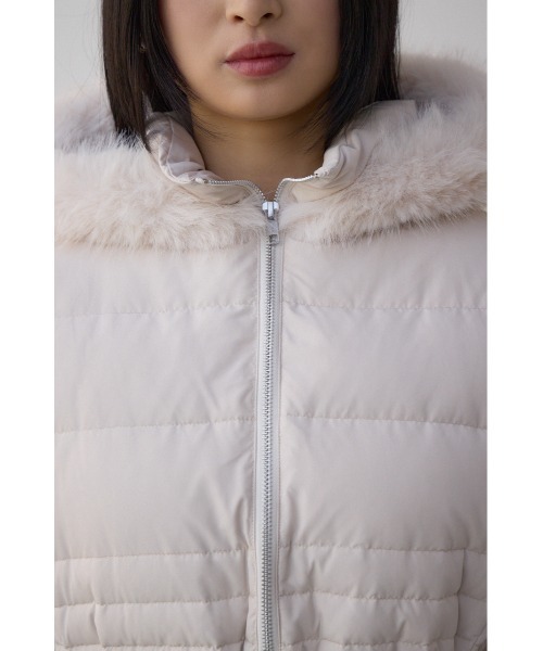 AZUL by moussy(アズールバイマウジー)の「VENUS フードファーベルト付ミドルダウンコート(ダウンジャケット/コート・レディース・ブラック/アイボリー・SMALL/MEDIUM)」の10枚目の写真