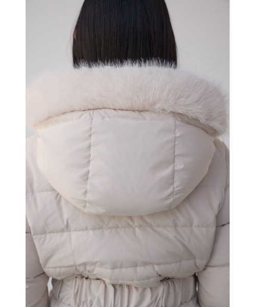 AZUL by moussy(アズールバイマウジー)の「VENUS フードファーベルト付ミドルダウンコート(ダウンジャケット/コート・レディース・ブラック/アイボリー・SMALL/MEDIUM)」の11枚目の写真