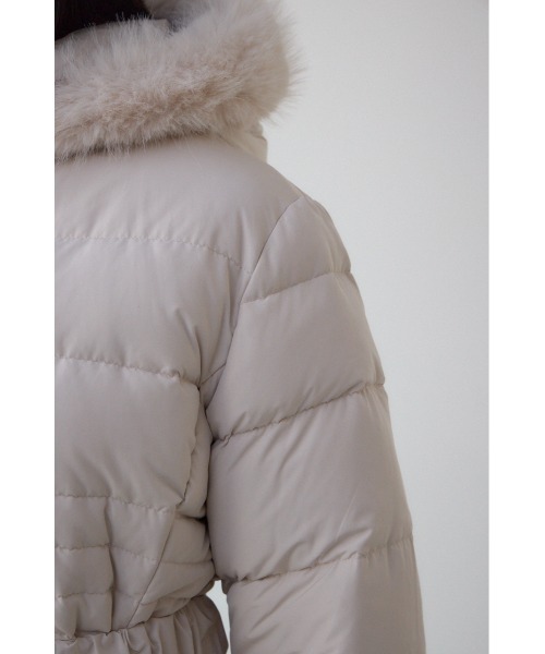 AZUL by moussy(アズールバイマウジー)の「VENUS フードファーベルト付ミドルダウンコート(ダウンジャケット/コート・レディース・ブラック/アイボリー・SMALL/MEDIUM)」の12枚目の写真