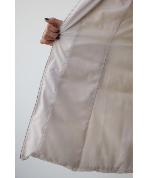 AZUL by moussy(アズールバイマウジー)の「VENUS フードファーベルト付ミドルダウンコート(ダウンジャケット/コート・レディース・ブラック/アイボリー・SMALL/MEDIUM)」の17枚目の写真