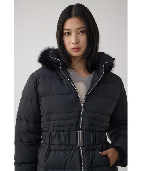 AZUL by moussy(アズールバイマウジー)の「VENUS フードファーベルト付ミドルダウンコート(ダウンジャケット/コート・レディース・ブラック/アイボリー・SMALL/MEDIUM)」の20枚目の写真
