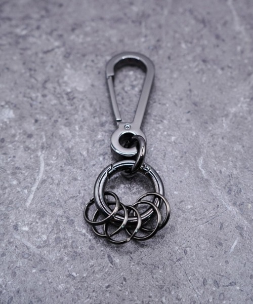 NOIZY（ノイジー）の「マルチユース2wayカラビナ - 推しアイテム対応キーホルダ（キーケース/キーアクセサリー・メンズ・シルバー/ブラック・FREE）」の4枚目の写真