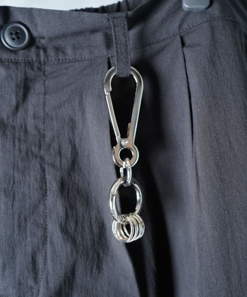 NOIZY（ノイジー）の「マルチユース2wayカラビナ - 推しアイテム対応キーホルダ（キーケース/キーアクセサリー・メンズ・シルバー/ブラック・FREE）」の7枚目の写真