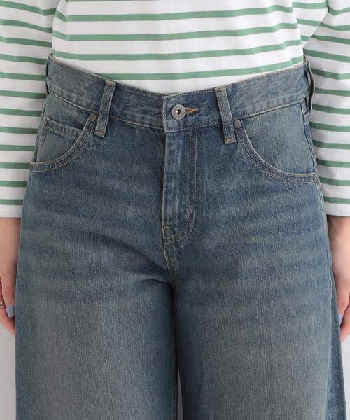 SHOO・LA・RUE(シューラルー)の「【SHOO・LA・RUE DENIM】ゆるっと決まる こなれカーブデニムパンツ(デニムパンツ・レディース・ブルー系その他/ライトグレー/ネイビー/ブルー・10/01/02/03/04)」の14枚目の写真