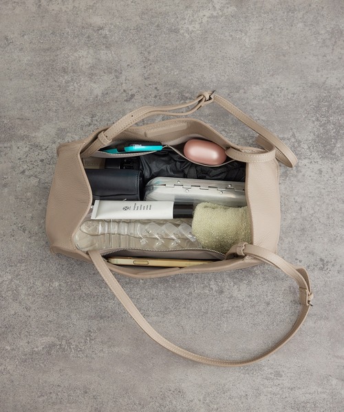 SALON adam et rope'（サロン アダム エ ロペ）の「【WEB限定】【WS（ドゥーブル）】ナチュラルレザーロングハンドルバッグ（ハンドバッグ・レディース・ブラック/ベージュ・FREE）」の7枚目の写真