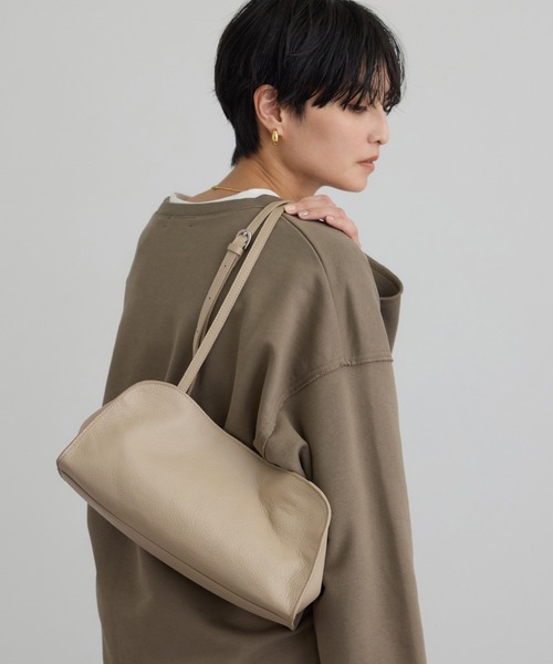 SALON adam et rope'（サロン アダム エ ロペ）の「【WEB限定】【WS（ドゥーブル）】ナチュラルレザーロングハンドルバッグ（ハンドバッグ・レディース・ブラック/ベージュ・FREE）」の8枚目の写真