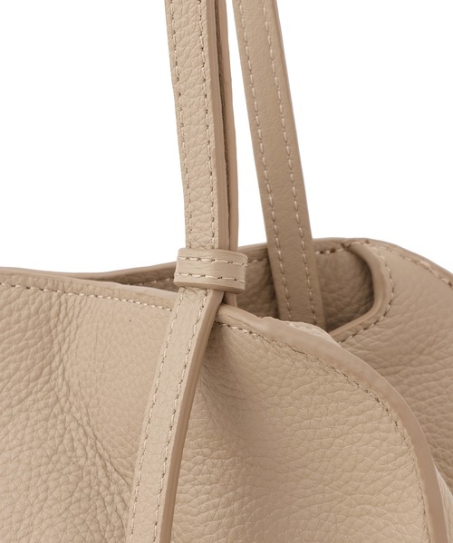 SALON adam et rope'（サロン アダム エ ロペ）の「【WEB限定】【WS（ドゥーブル）】ナチュラルレザーロングハンドルバッグ（ハンドバッグ・レディース・ブラック/ベージュ・FREE）」の17枚目の写真