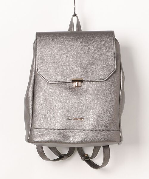 LA BAGAGERIE(ラバガジェリー)の「フロント金具デイリーリュック(バックパック/リュック・レディース・ブラック/グレイッシュベージュ/シルバー系その他/グリーン・FREE)」の4枚目の写真