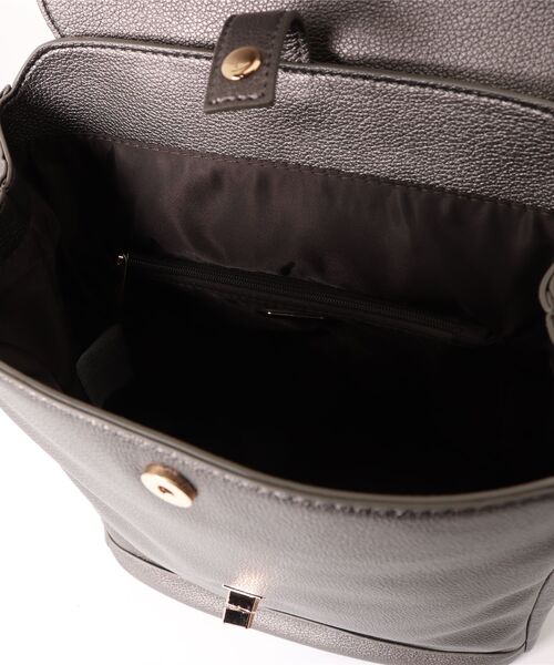 LA BAGAGERIE(ラバガジェリー)の「フロント金具デイリーリュック(バックパック/リュック・レディース・ブラック/グレイッシュベージュ/シルバー系その他/グリーン・FREE)」の8枚目の写真
