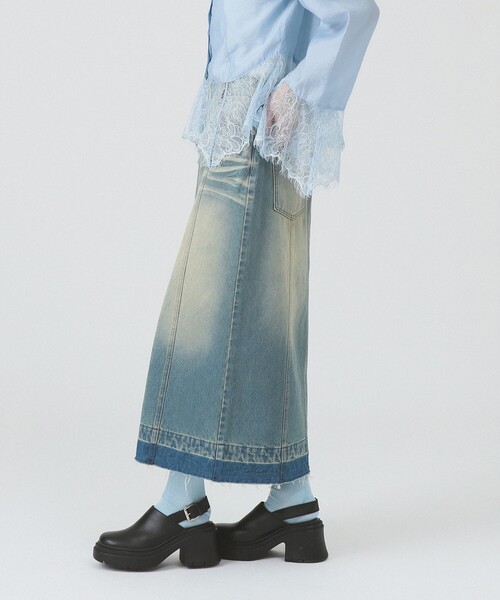 Ray BEAMS（レイビームス）の「オーバーダイ デニム スカート（デニムスカート・レディース・ブラック/ブルー・1/0）」の4枚目の写真