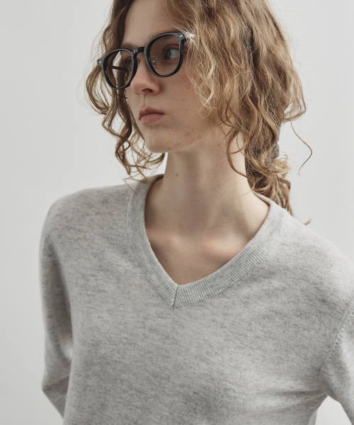 MONGDOL(モンドル)の「ウールカシミヤVネックニットライトグレーMDKT088LGRAY(ニット/セーター・レディース・その他・MEDIUM/SMALL)」の2枚目の写真