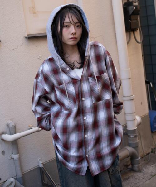 WEGO（ウィゴー）の「WEGO/【26年春新作】オンブレチェックフードシャツ（シャツ/ブラウス・メンズ・ブラック系その他2/ブルー系その他2/レッド系その他2・LARGE/MEDIUM）」の11枚目の写真