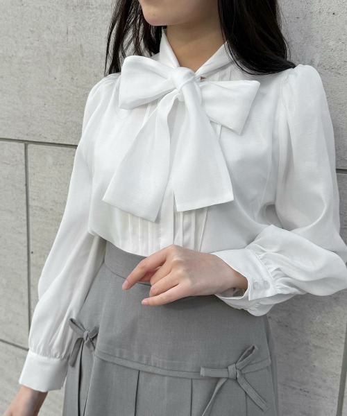 an another angelus（アンアナザーアンジェラス）の「フロントピンタックシアーボウタイブラウス/fint フィント（シャツ/ブラウス・レディース・ピンクベージュ/オフホワイト・FREE）」の4枚目の写真