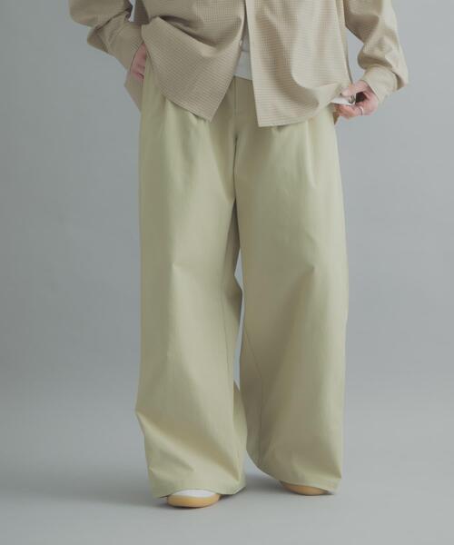 SENSE OF PLACE by URBAN RESEARCH(センスオブプレイスバイアーバンリサーチ)の「サイドタックワイドパンツ(その他パンツ・メンズ・チャコールグレー/ホワイト/ベージュ・LARGE/MEDIUM)」の5枚目の写真