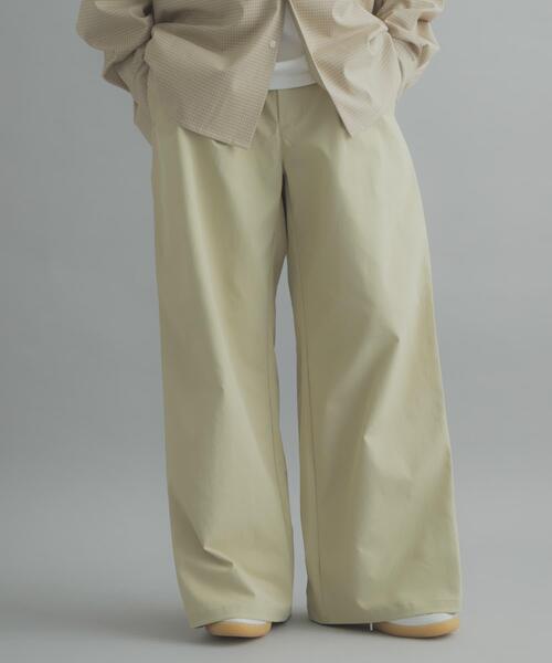 SENSE OF PLACE by URBAN RESEARCH(センスオブプレイスバイアーバンリサーチ)の「サイドタックワイドパンツ(その他パンツ・メンズ・チャコールグレー/ホワイト/ベージュ・LARGE/MEDIUM)」の4枚目の写真