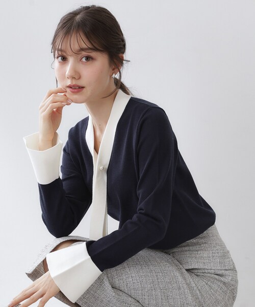 index（インデックス）の「バイカラーボウタイパール調ニット【洗濯機OK】（ニット/セーター・レディース・ライトイエロー系5/ホワイト系7/ネイビー系4/サックスブルー系7・42/40/38/36）」の2枚目の写真