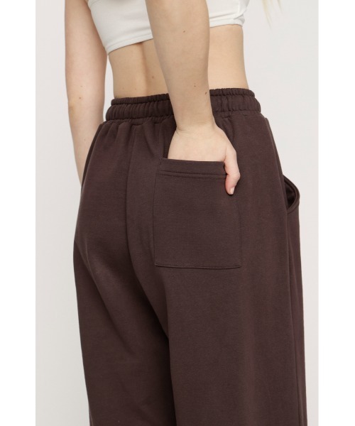 SLY（スライ）の「FILA x SLY BARREL LEG SW PT フィラスライバレルレッグスウェットパンツ 春服（スウェットパンツ・レディース・ブラウン/ネイビー系・FREE）」の12枚目の写真