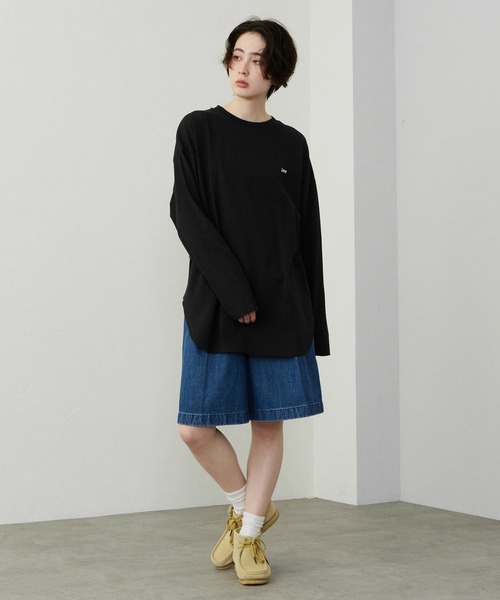 Lee(リー)の「Lee/リー ラウンドヘム ロングスリーブTシャツ(Tシャツ/カットソー・レディース・ブラック/ホワイト/ブラウン・MEDIUM/SMALL)」の11枚目の写真