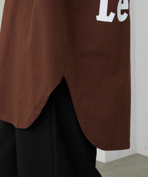 Lee(リー)の「Lee/リー ラウンドヘム ロングスリーブTシャツ(Tシャツ/カットソー・レディース・ブラック/ホワイト/ブラウン・MEDIUM/SMALL)」の19枚目の写真
